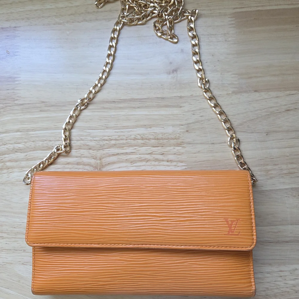 Louis Vuitton Orange Epi Leather Chain Wallet Trifold With Authentication Letter - Picture 3 of 16